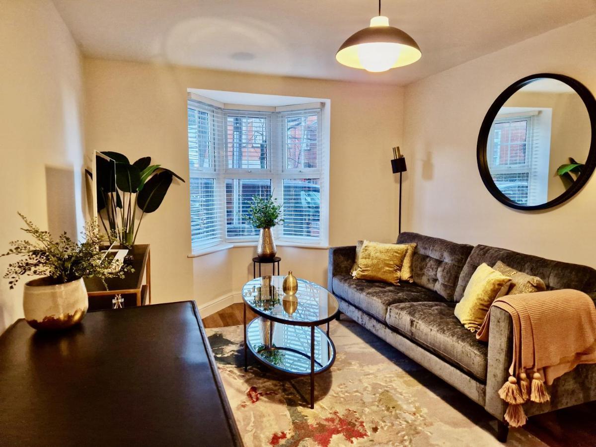 Stylish Luxury Serviced Apartment Next To City Centre With Free Parking - Contractors & Relocators Coventry Dış mekan fotoğraf